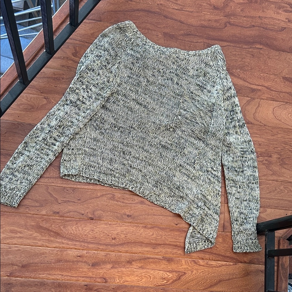 Kerisma Chartreuse Gold Heathered Asymmetrical PeepHole Back Sweater Size Small